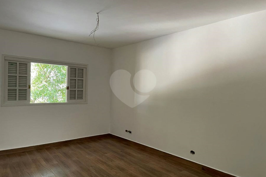 Casa à venda com 3 quartos, sendo 2 suítes, em Jardim Leonor Mendes de Barros, São Paulo, SP