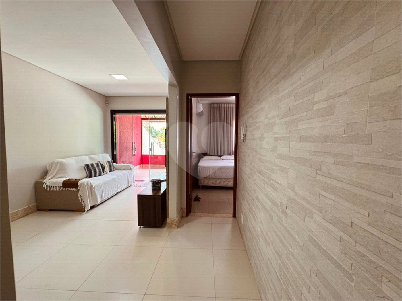 Apartamento para alugar com 1 suíte em Taperapuan, Porto Seguro, BA