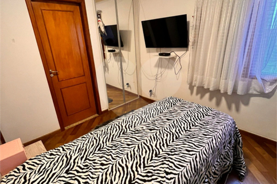 Sobrado à venda com 3 suítes em Vila Irmãos Arnoni, São Paulo, SP