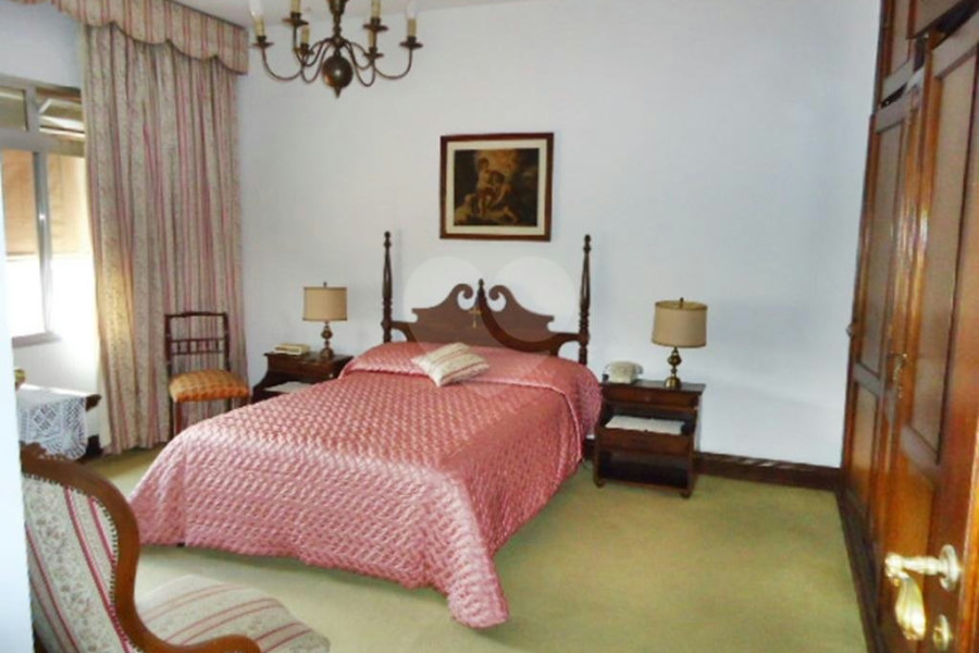 Casa Térrea à venda com 4 quartos, sendo 1 suíte,  em Jardim Peri, São Paulo, SP