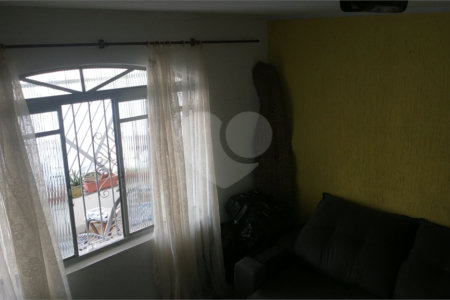 Sobrado à venda com 3 quartos em Parada Inglesa, São Paulo, SP