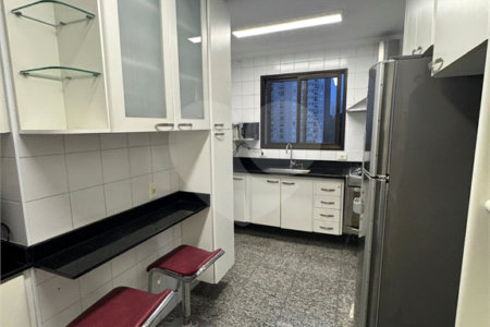 Apartamento à venda com 3 suítes em Vila Suzana, São Paulo, SP