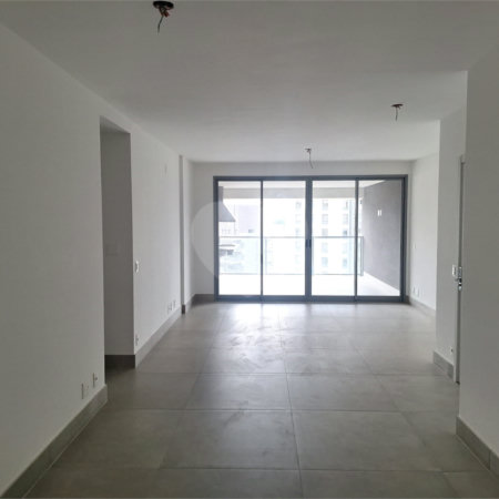 Apartamento à venda com 3 suítes em Sumarezinho, São Paulo, SP