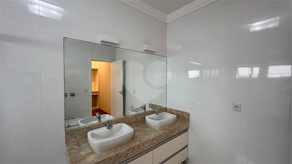 Casa à venda com 4 quartos, sendo 3 suítes, no condomínio Mont Blanc, Sorocaba - SP