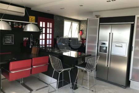 Cobertura à venda com 3 quartos, sendo 1 suíte,  em Vila Andrade, São Paulo, SP
