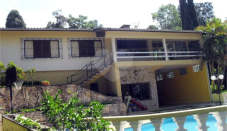 Casa Térrea à venda com 3 quartos, sendo 1 suíte,  em Serra da Cantareira, Mairiporã, SP