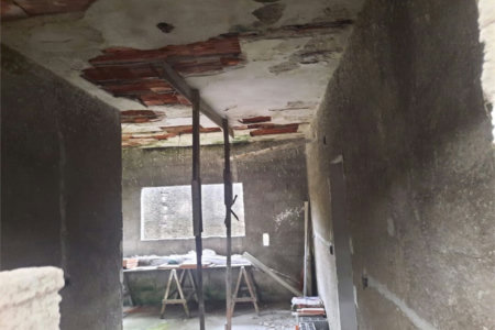 Terreno de 503 m² com Casa à Venda em Vicente de Carvalho | Excelente Oportunidade para Investidores Próximo ao Futuro Túnel Santos–Guarujá