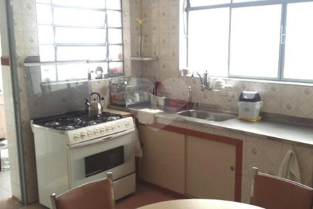 Sobrado à venda com 3 quartos, sendo 1 suíte, em Vila Deodoro, São Paulo, SP
