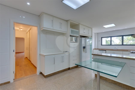 Apartamento à venda com 4 suítes em Jardim Marajoara, São Paulo, SP