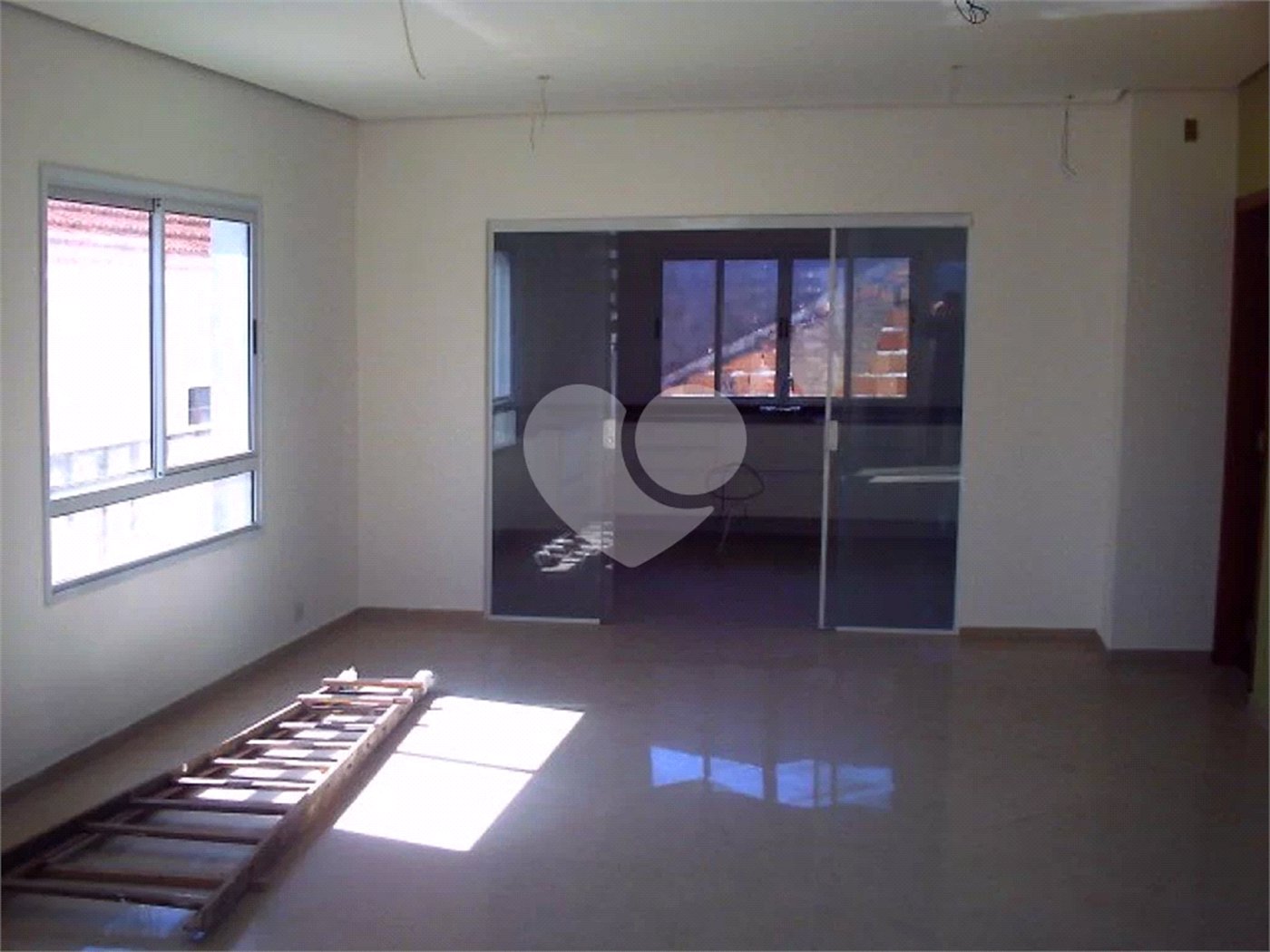 Sobrado à venda com 3 quartos, sendo 1 suíte, em Tremembé, São Paulo, SP