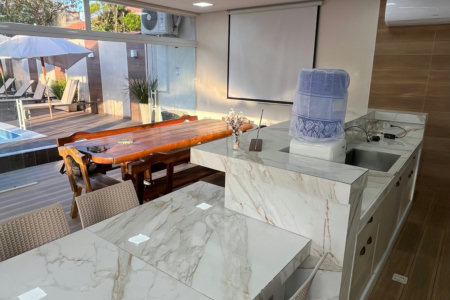 Casa à venda com 8 quartos, sendo 2 suítes, em Flórida, Praia Grande, SP