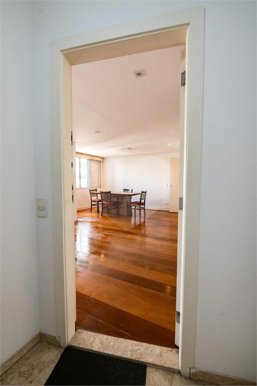 Apartamento à venda com 3 quartos, sendo 1 suíte, em Paraíso, São Paulo, SP