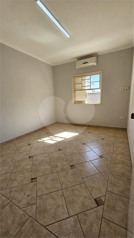 Sobrado à venda com 3 quartos, sendo 2 suítes, em Jardim Rossignatti, Indaiatuba, SP
