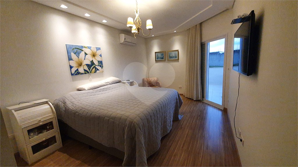 CASA A VENDA NO URBANOVA COM 390M², 5 DORMITORIOS, 6 BANHEIROS, PISCINA, 3 VAGAS, Sjc