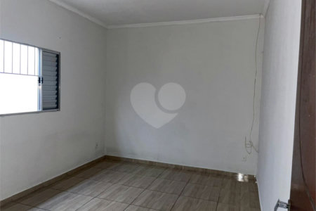 Casa à venda com 2 quartos em Vila Carvalho, Itapetininga, SP