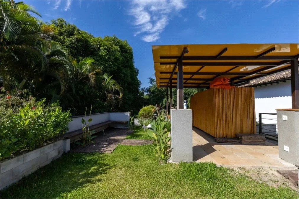 Sobrado à venda com 3 quartos, sendo 2 suítes, em Jardim Leonor, São Paulo, SP