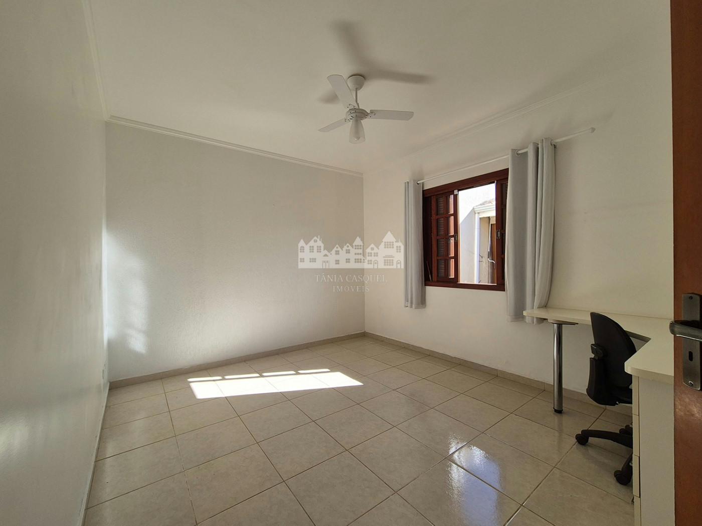 Casa à venda com 3 quartos, sendo 1 suíte, em Retiro das Fontes, Atibaia, SP