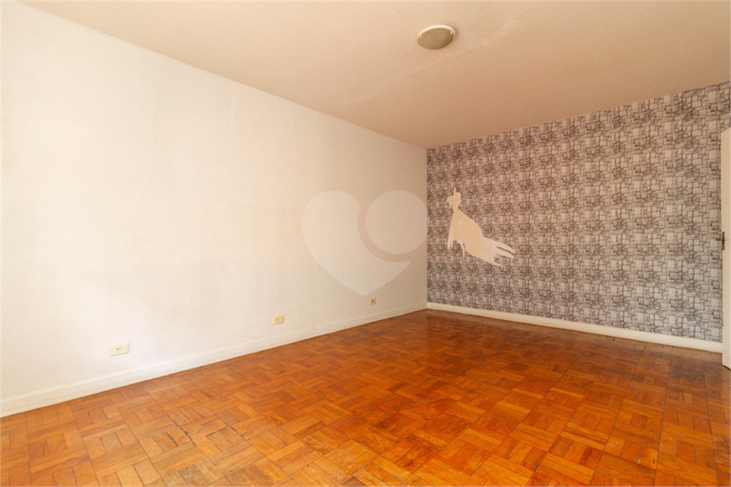 Sobrado à venda com 3 quartos, sendo 1 suíte, em Vila Olímpia, São Paulo, SP