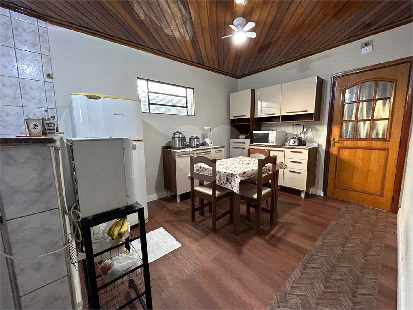 Casa à venda com 4 quartos, sendo 1 suíte, no Centro, Cravinhos, SP