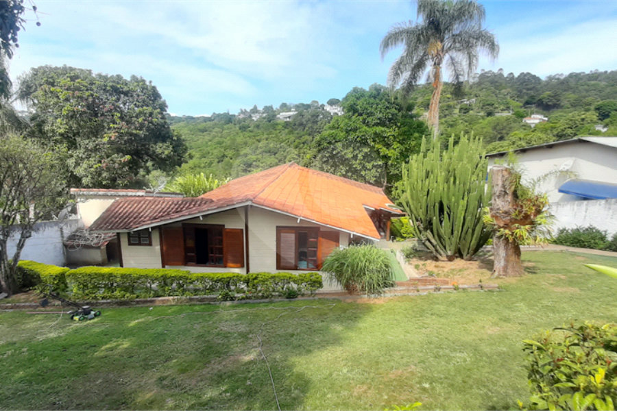 Casa Térrea à venda com 3 quartos, sendo 1 suíte,  em Serra da Cantareira, Mairiporã, SP