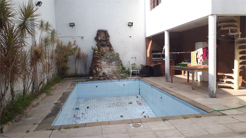 Sobrado à venda com 4 quartos, sendo 1 suíte, em Vila Nova Cachoeirinha, São Paulo, SP