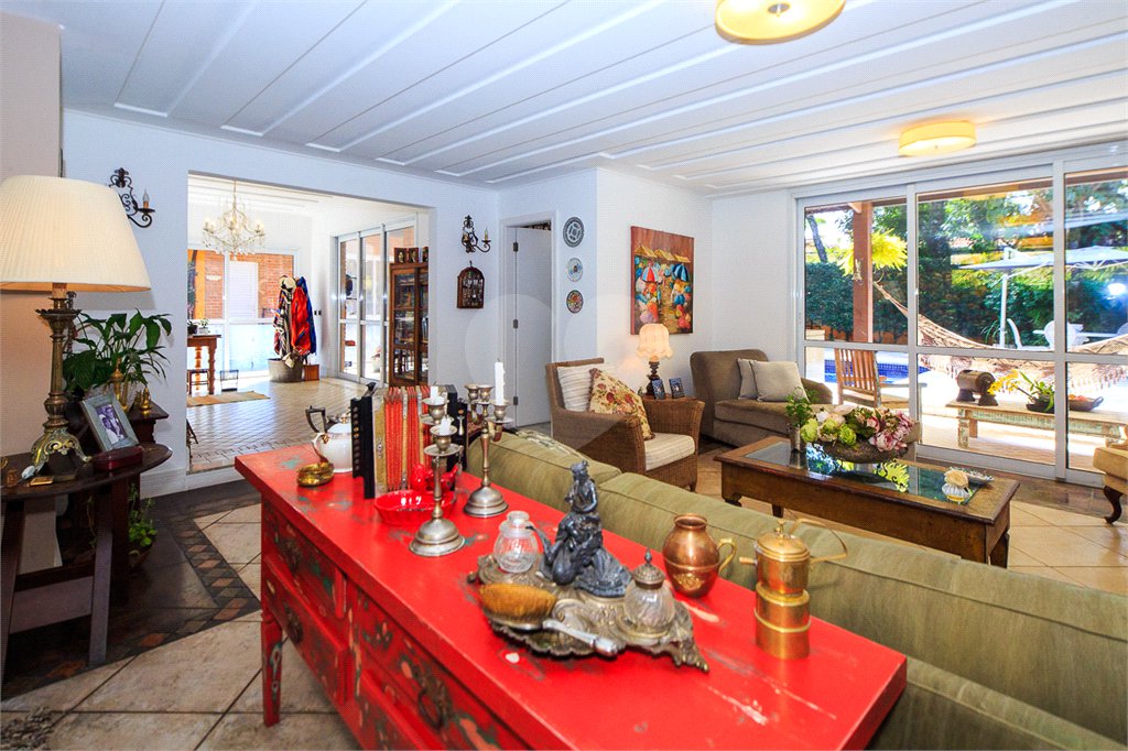 Casa Térrea à venda com 4 quartos, sendo 2 suítes, em Jardim Petrópolis, São Paulo, SP