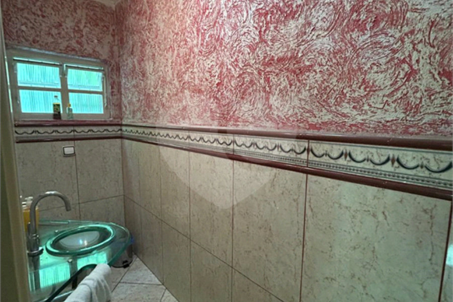 Sobrado à venda com 3 quartos, sendo 1 suíte, em Vila Nova Cachoeirinha, São Paulo, SP