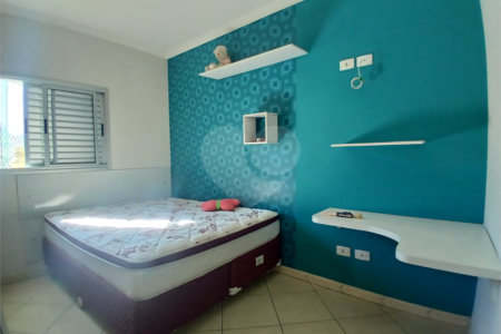 Apartamento à venda com 3 quartos, sendo 1 suíte,  em Jardim Brasil, São Roque, SP
