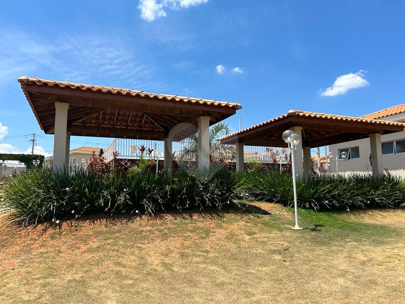 Casa à venda com 2 quartos no condomínio Residencial Estoril, Sorocaba - SP