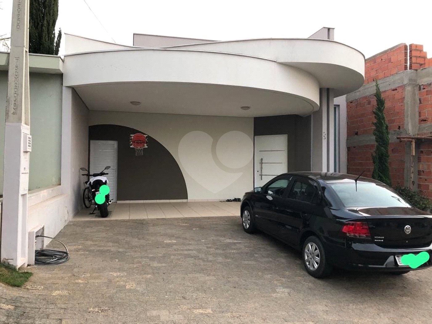 Casa à venda com 3 quartos, sendo 1 suíte, no condomínio Golden Park, Sorocaba - SP