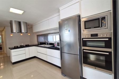 Casa à venda ou para alugar com 5 quartos, sendo 4 suítes, no condomínio Shamballa II, Atibaia - SP