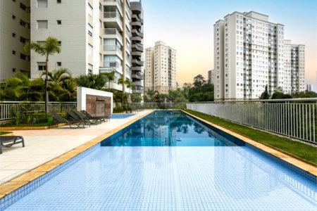 Apartamento à venda com 3 quartos, sendo 1 suíte,  em Vila Andrade, São Paulo, SP