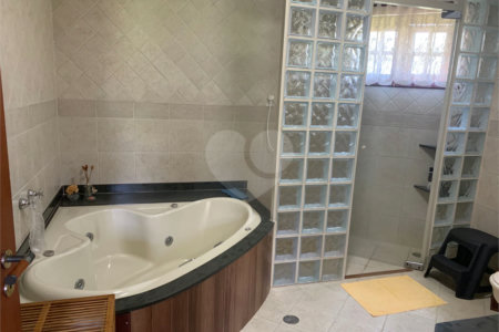 Chácara à venda com 4 quartos, sendo 2 suítes, em Parque Valinhos, Valinhos, SP