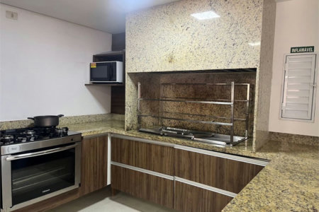 Apartamento com 2 dormitórios à venda, 69 m² por R$ 670.000,00 - Jardim Virgínia - Guarujá/SP