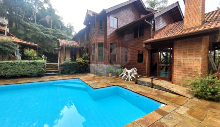 Casa à venda com 3 quartos, sendo 1 suíte,  no condomínio Associação Reserva das Hortênsias, Mairiporã - SP
