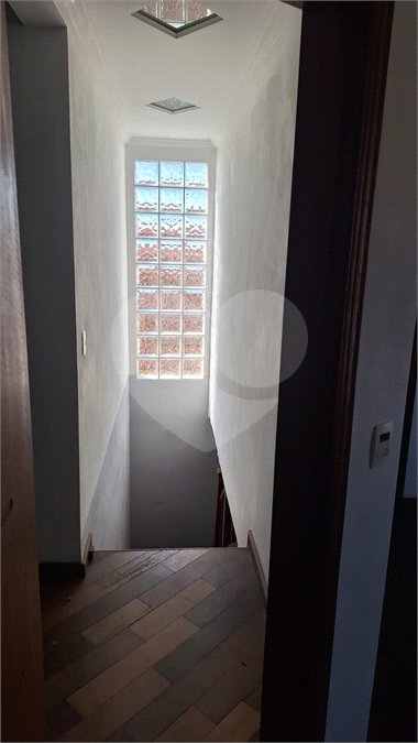 Sobrado para alugar com 4 quartos, sendo 3 suítes, em Vila Nivi, São Paulo, SP
