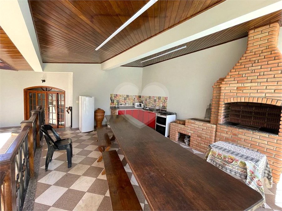 Casa à venda com 6 quartos, sendo 1 suíte, no condomínio Granja Olga I, Sorocaba - SP
