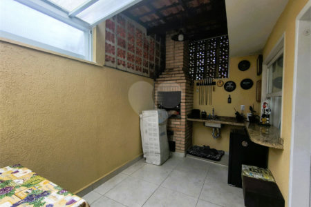 Casa à venda com 3 quartos, sendo 1 suíte, no condomínio Vila Panamericana, São Paulo - SP