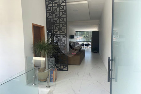 Sobrado à venda com 3 suítes em Jardim Maristela, Atibaia, SP