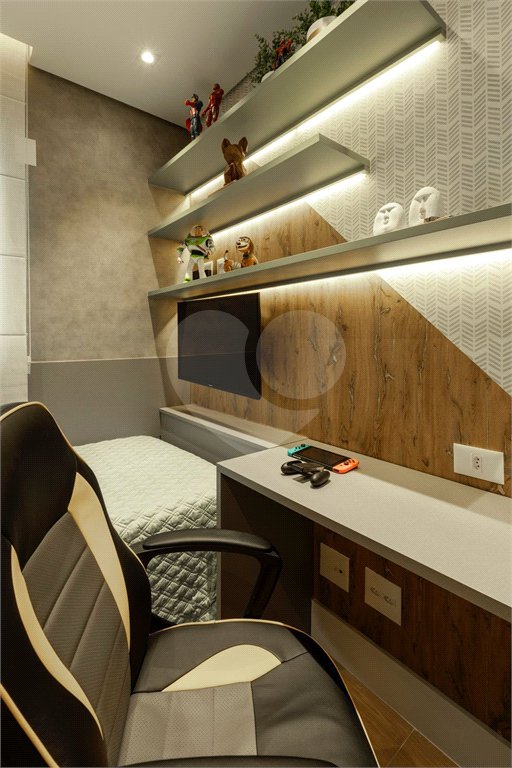 Apartamento à venda com 3 quartos, sendo 1 suíte,  em Vila Anastácio, São Paulo, SP