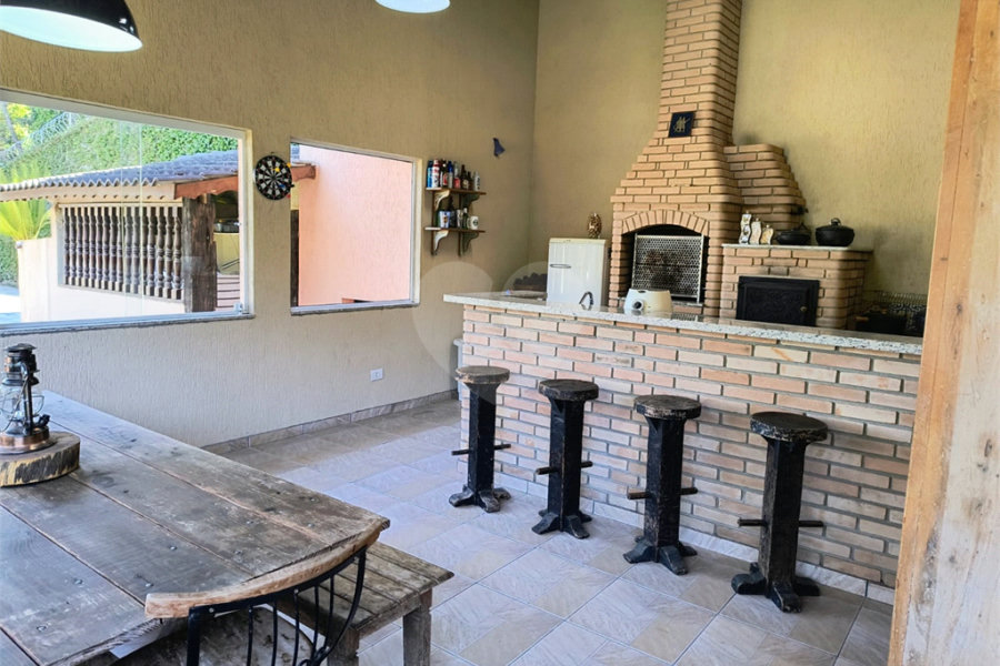 Casa à venda com 4 suítes em Roseira, Mairiporã, SP