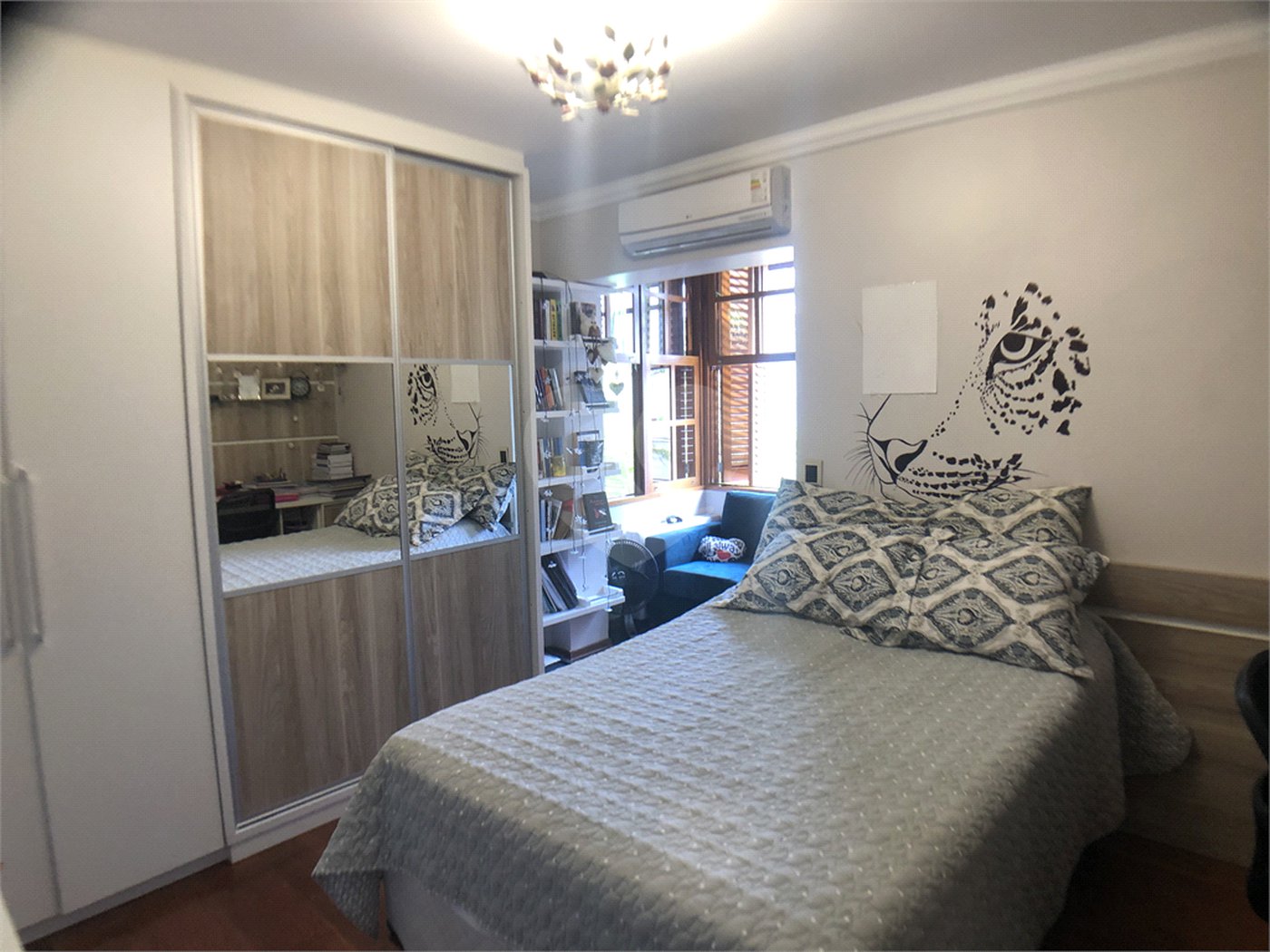 Casa à venda com 4 suítes no condomínio Residencial Floresta, São Paulo - SP