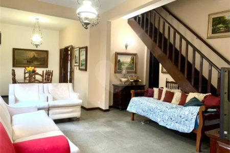 Casa à venda com 4 quartos, sendo 1 suíte, em Grajaú, Rio de Janeiro, RJ