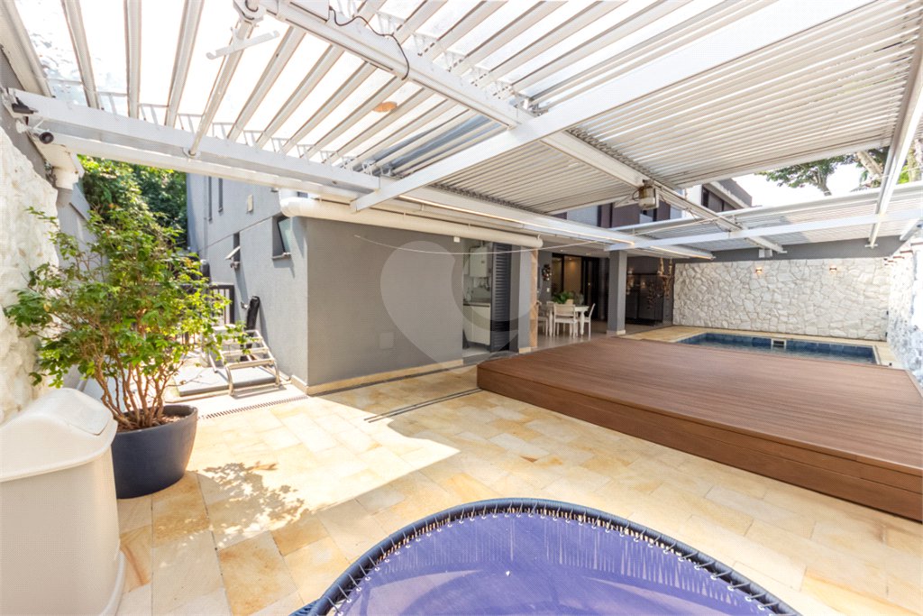 Casa à venda com 3 suítes no condomínio Reserva 8, São Paulo - SP