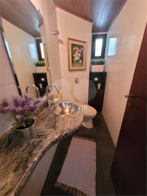 Casa à venda com 3 quartos, sendo 1 suíte, no condomínio Alpes da Cantareira, Mairiporã - SP