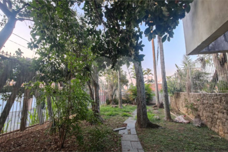 Casa Térrea à venda com 5 quartos, sendo 2 suítes, em Chácara Monte Alegre, São Paulo, SP