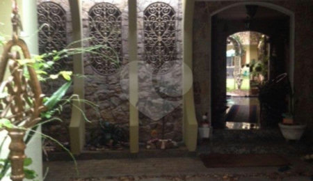 Casa à venda com 4 quartos, sendo 3 suítes,  em Vila Paiva, São Paulo, SP