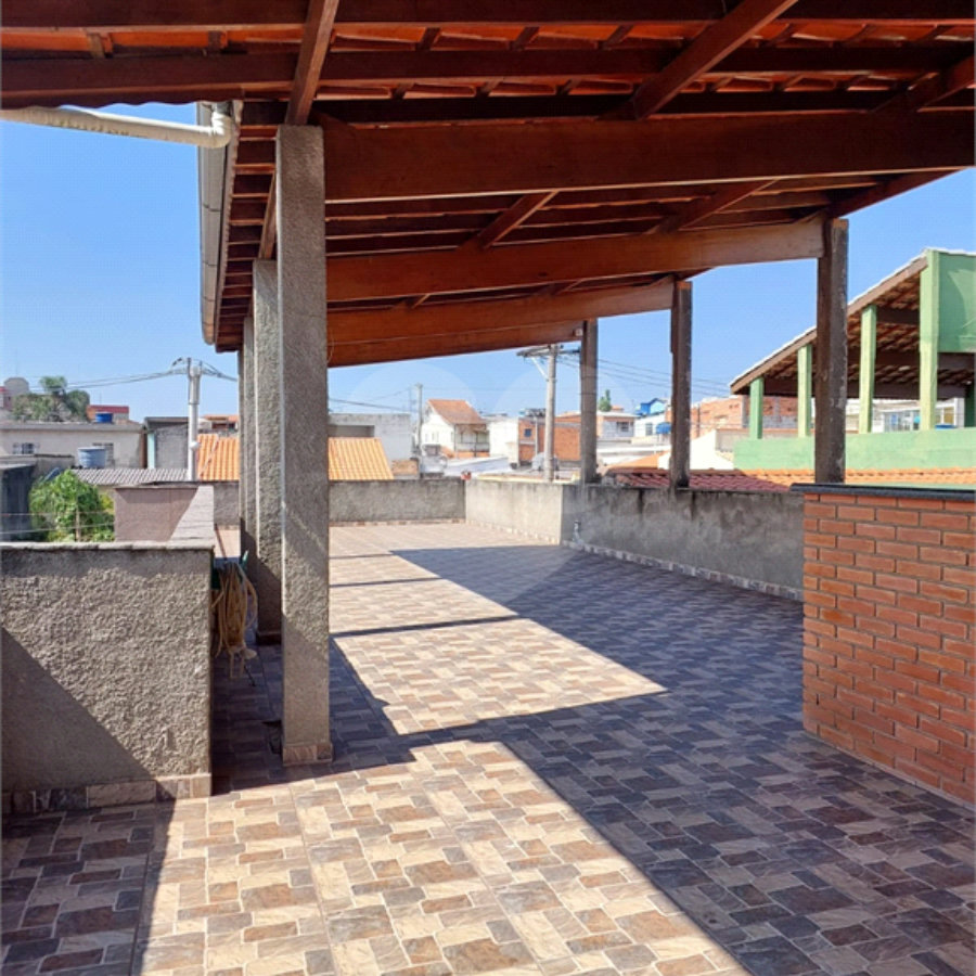 Sobrado à venda com 2 quartos, sendo 1 suíte, em Jardim Luciana, Itaquaquecetuba, SP