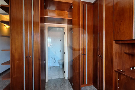Casa à venda ou para alugar com 4 quartos, sendo 2 suítes,  em Santa Rosa, Vinhedo, SP