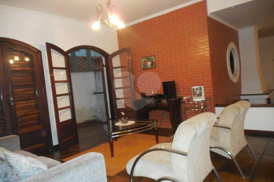 Casa à venda com 3 quartos, sendo 1 suíte, em Piraporinha, Diadema, SP